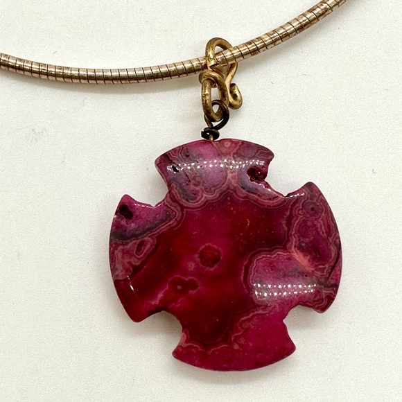 Vintage Maltese Stone Cross Pendant Necklace - Picture 12 of 13